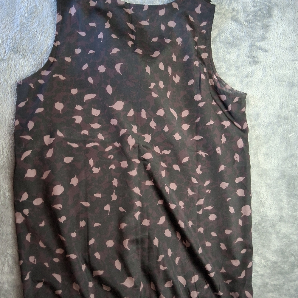 Ann Taylor Loft Womens Top Sleeveless‎ Ruffle V Neck Size XS - Picture 8 of 9